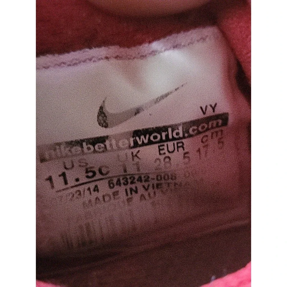 Nike Gray And Red Size Kids 11.5C